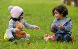 چه کنیم کودکانمان اجتماعی تربیت شوند؟