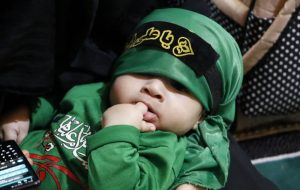 گزارش تصویری ماه‌خبر از کودکان معصومی که در مراسم شیرخوارگان حسینی حضور داشتند
