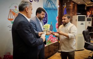مدیر کل زندانهای استان خوزستان از مدیر عامل انجمن حمایت از زندانیان شهرستان بندر ماهشهر تقدیر کرد