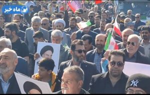 گفت‌وگوی مردم امیدیه با لنز ماه خبر در راهپیمایی ۲۲ بهمن