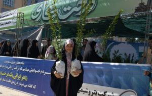 توزیع ۲ هزار نهال مثمر توسط شرکت پتروشیمی بوعلی سینا در هفته ملی درختکاری