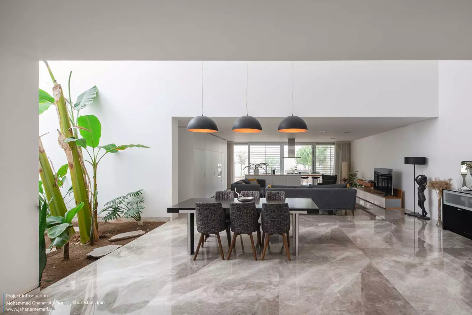 نمای مدرن و مینیمال خانه محمد قنواتی در ماهشهر، برنده جایزه ملی معماری، طراحی شده متناسب با اقلیم گرم و مرطوب خوزستان.