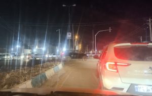 گزارش مردمی | بی‌نظمی و ترافیک سنگین در خیابان دانشگاه آزاد ماهشهر ؛ گلایه شهروندان از نبود نظارت