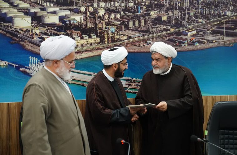 حجت‌الاسلام والمسلمین مهدیان‌ مسئول دفتر نمایندگی ستاد اقامه نماز و امور روحانیون منطقه ویژه اقتصادی پتروشیمی شد
